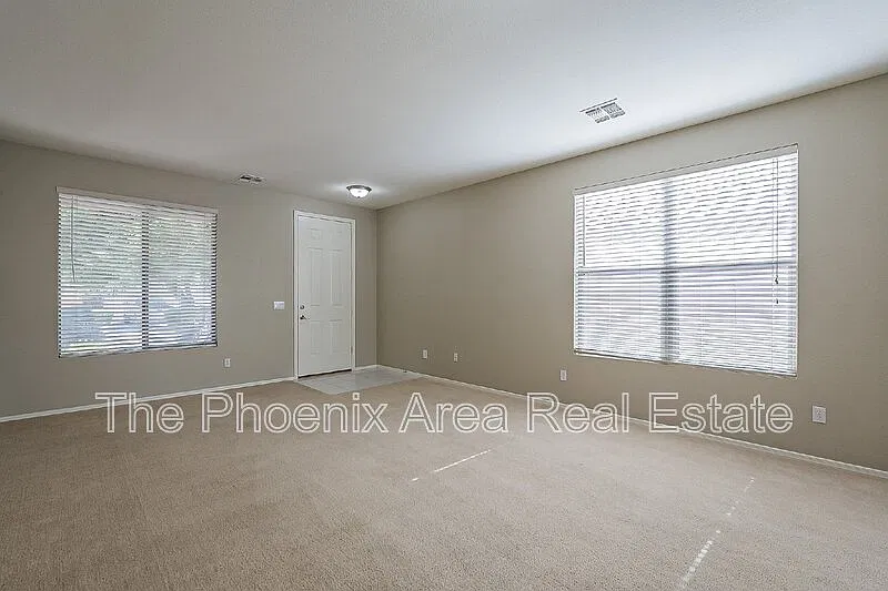 3 bed, 2.0 bath, 1909 sqft, $1,695 — Photo 4