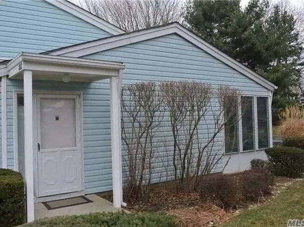 1002 Cabot Path, Saint James, NY 11780