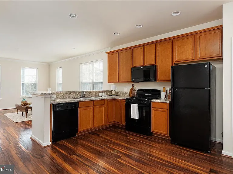 109 Splendor Garden Way — Photo 22