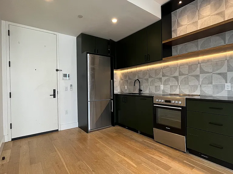 1052 Greene Ave #6B — Photo 16