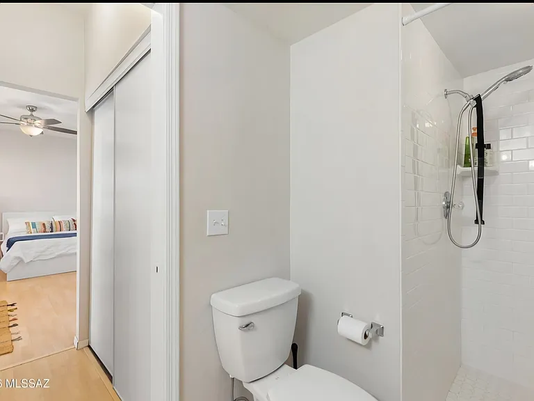 1200 E River Rd — Photo 13