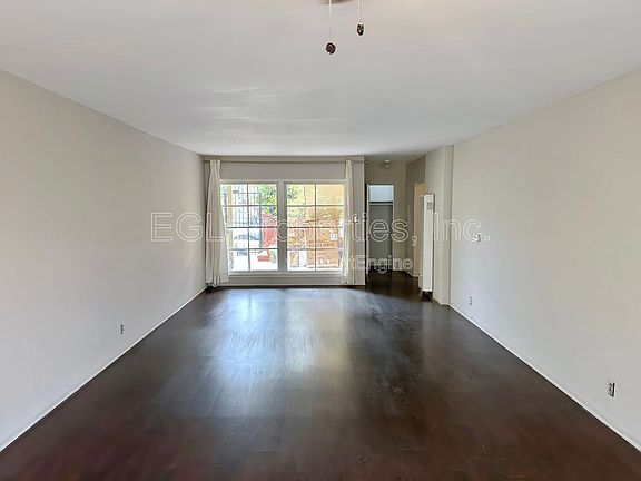 3rd image of 7941 Blackburn Ave