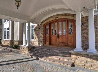 100 Cranmoor Dr, Toms River, NJ 08753
