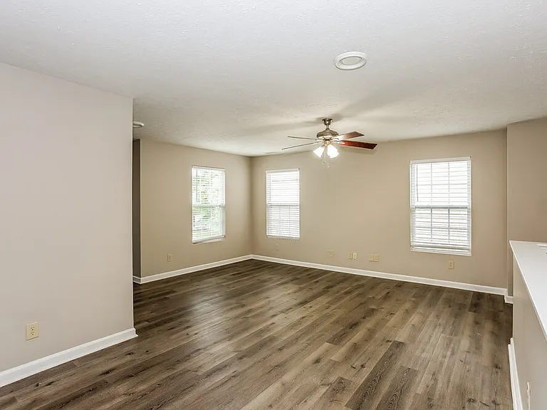 4226 Kellybrook Dr — Photo 9