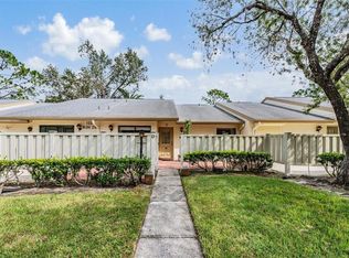 1333 Shady Pine Way APT D, Tarpon Springs, FL 34688