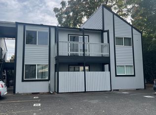 1348 SE Tacoma St, Portland, OR
