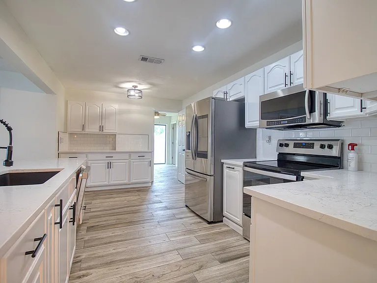355 Laughing Gull Ln — Photo 10
