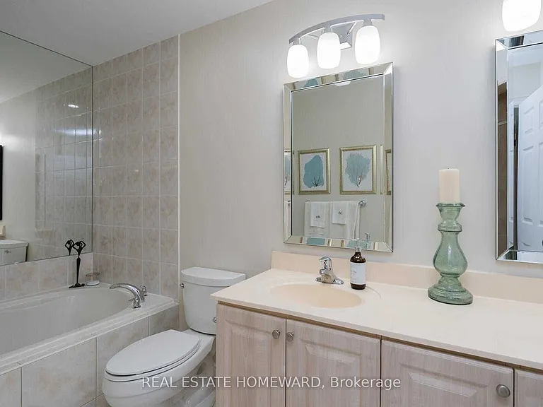 1 Maison Parc Ct #712 — Photo 23