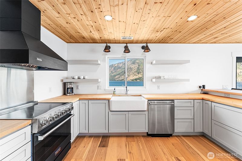 5th image of 152 Waterfront Terrace Lane