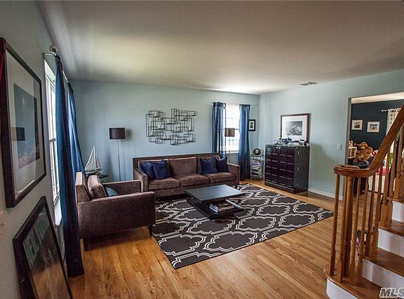 2nd image of 360 Bayville Ave