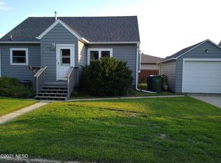 524 6th Ave SE, Watertown, SD 57201