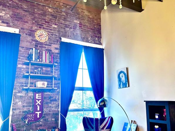 401 Main St APT 3C