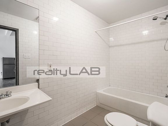 4th image of 1236 Atlantic Ave #17