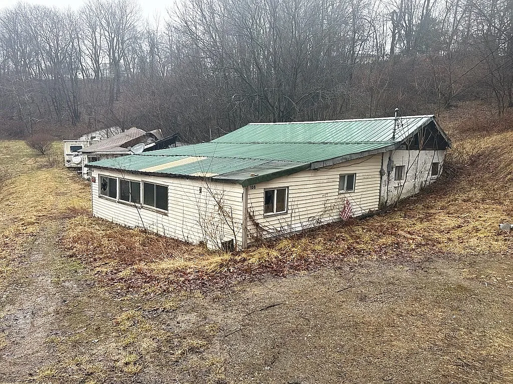 108 Undercliff Rd photo 1
