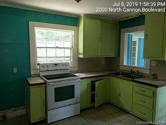 5th image of 303 E 21st St