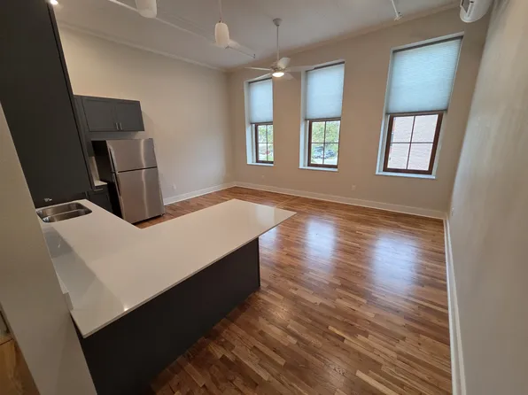 122 Main St, Cedar Falls, IA