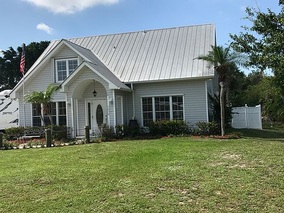 2nd image of 1030 SW 34th St