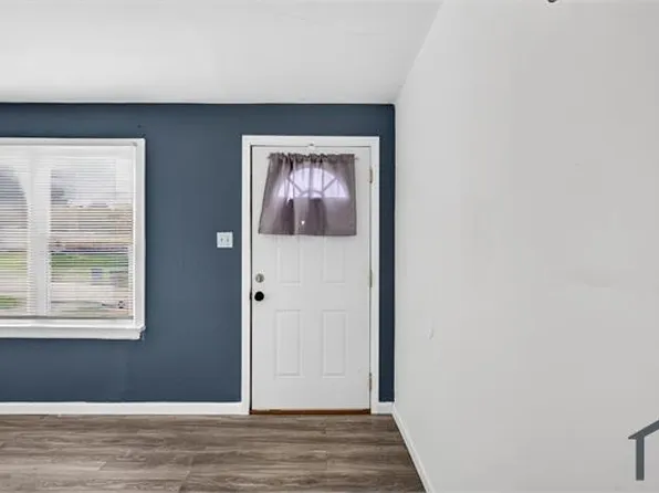 6006 Cascade Dr, Saint Louis, MO 63134