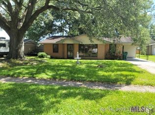 25355 Dickinson Rd, Plaquemine, LA 70764