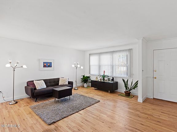 4th image of 1713 Pemberton Street