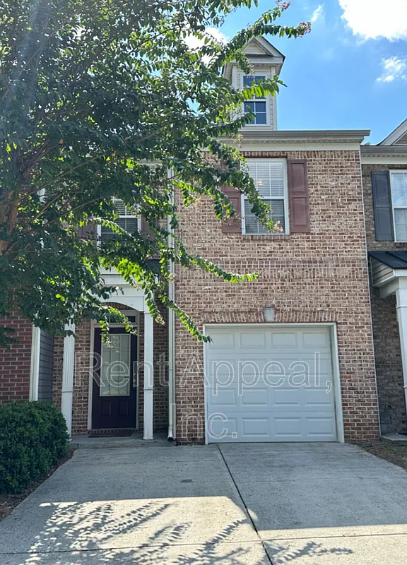 3 bed, 2.5 bath, 1696 sqft, $2,150 — Photo 1