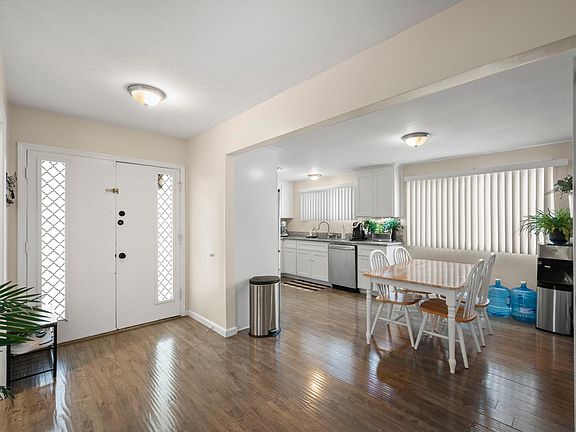 4th image of 8427 Carlton Oaks Dr