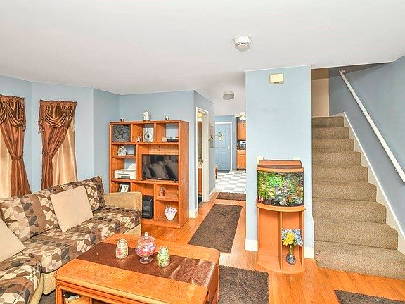 5th image of 485 Hyde Park Ave #7