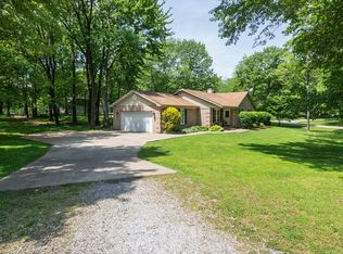 10997 E Old Hickory Ct, Benton, IL 62812