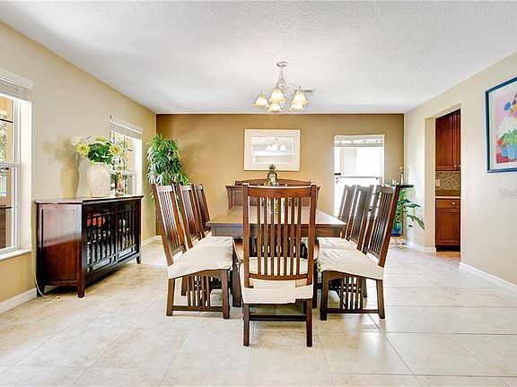 5th image of 13655 Phoenix Dr