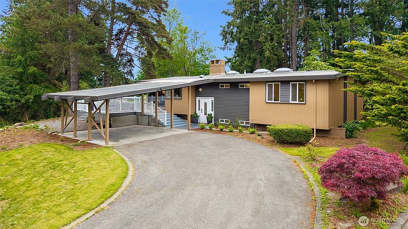 3rd image of 16559 SE 45th Place