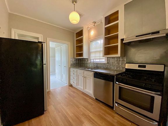 4th image of 819 Ratcliff St