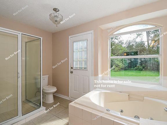 5th image of 2118 Hovington Cir W