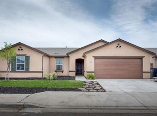 5570 E Eugenia Ave, Fresno, CA 93727