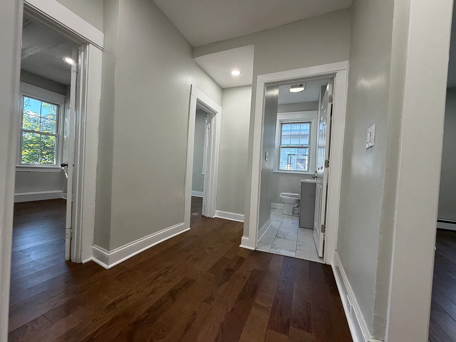 4 bed, 1000 sqft, $1,945 — Photo 4