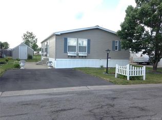 786 Fernwood Dr, Lockport, NY 14094