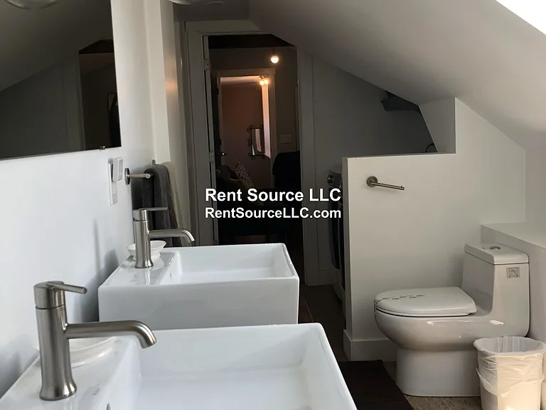 17 Everett St #B — Photo 13