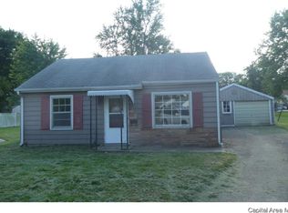 6 Carter Dr, Jacksonville, IL 62650