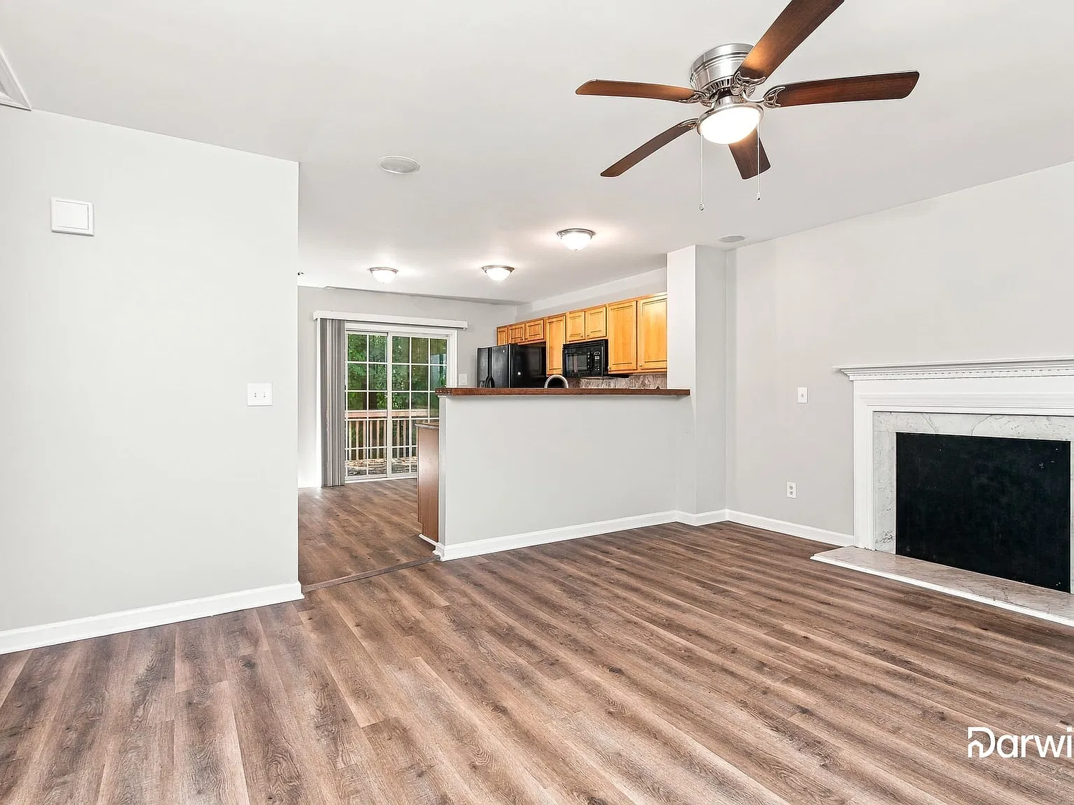 3 bed, 2.0 bath, 1050 sqft, $1,850 — Photo 4