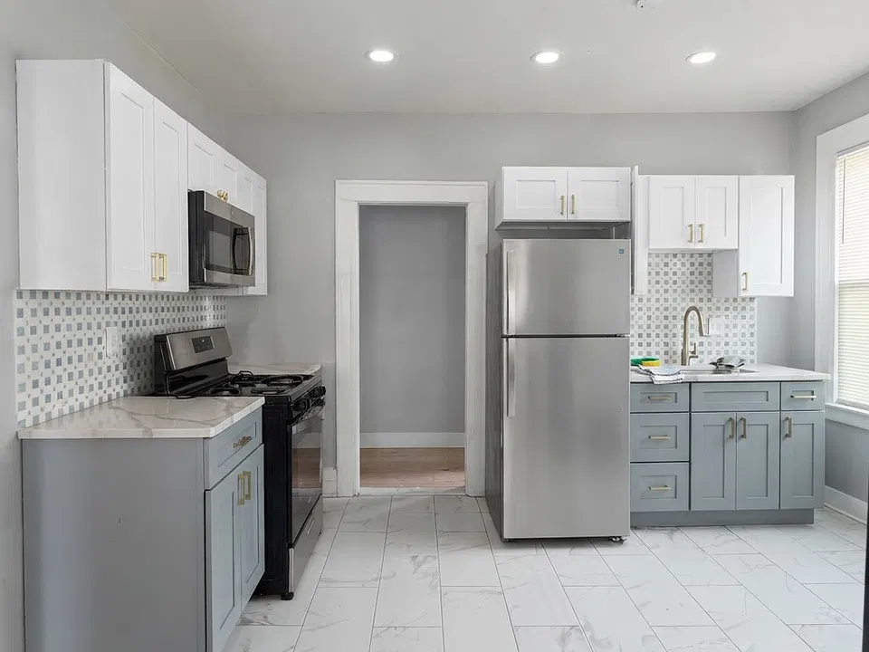 110 Greenwood St #2