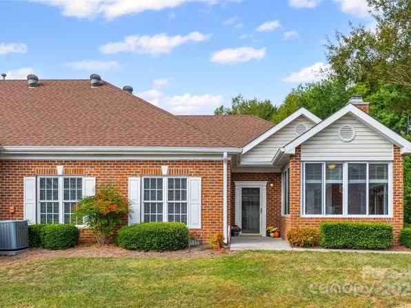 9005 Grand Oak Dr, Charlotte, NC 28277