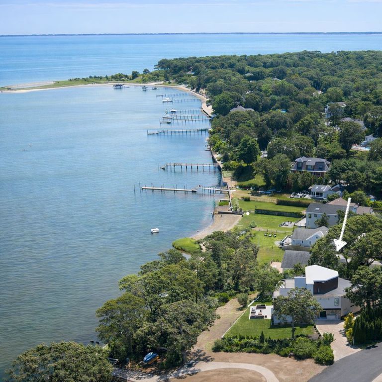 10 Bay View Dr - Property Image