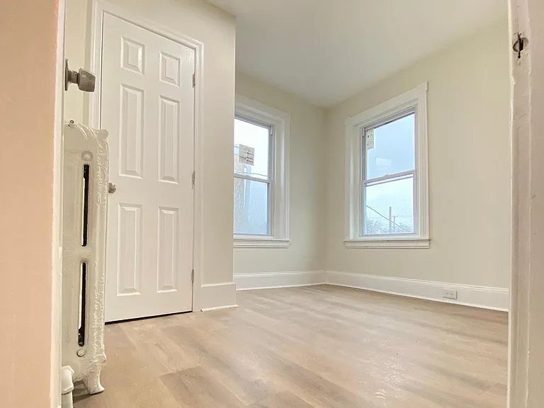 117 Wayne Ave — Photo 13