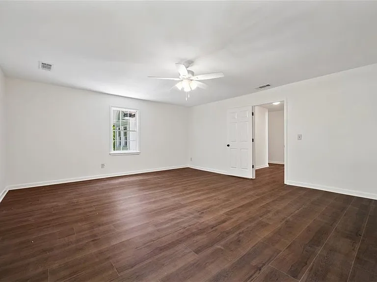 2120 Skyland Cove Ln — Photo 37