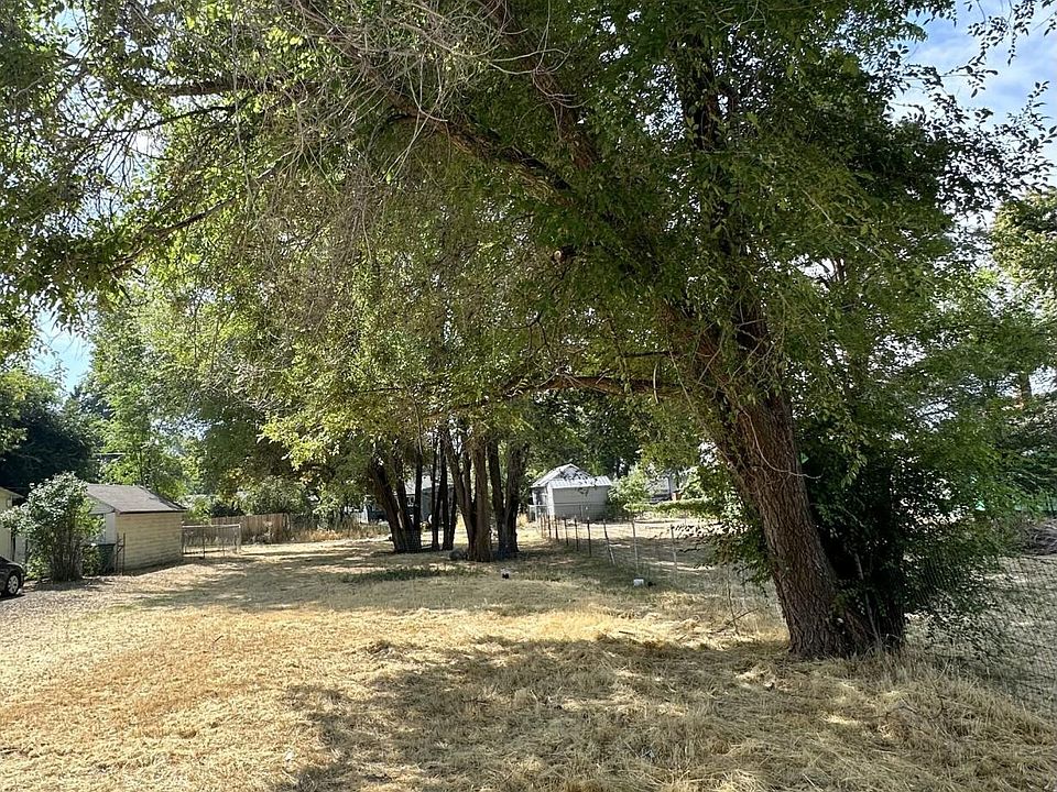 2nd image of 2020 Darrow Ave