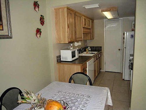 4th image of 809 E Cochise Dr #B