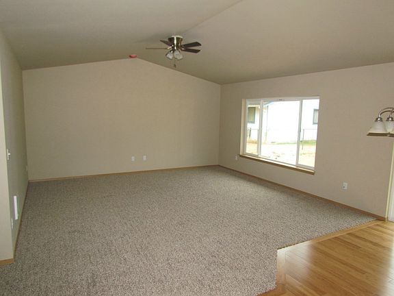 4th image of 23515 152nd Ave E