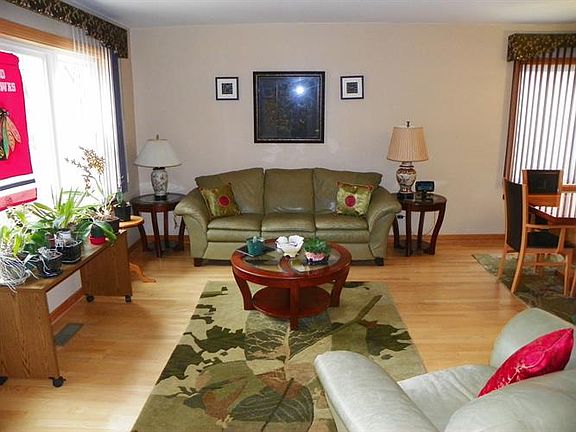 3rd image of 7844 W Elmgrove Dr
