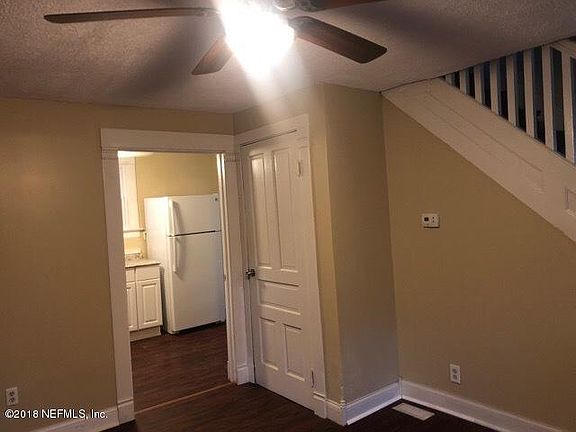 4th image of 213 N Cherry St