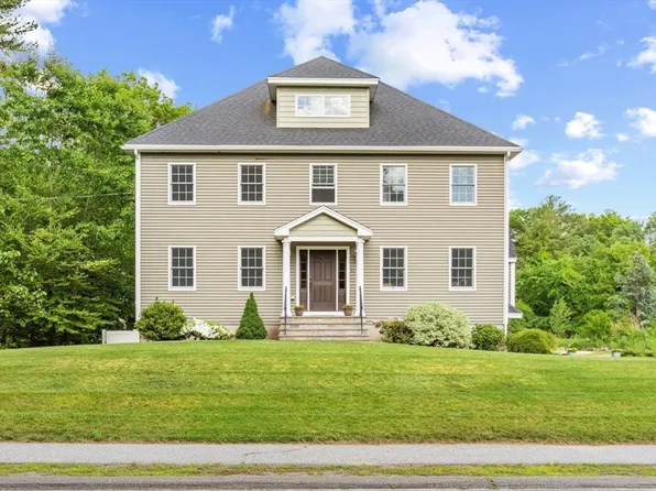 62 Adams St, Wilmington, MA 01887