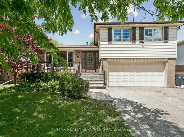 42 Watson Cres, Brampton, ON L6W 1E7